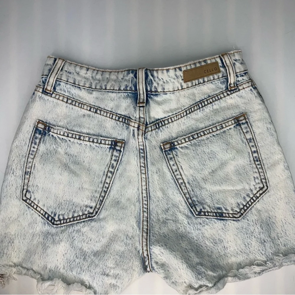 NEW Cello Acid Wash Asymmetrical Button Fly Jean Shorts Distressed XS